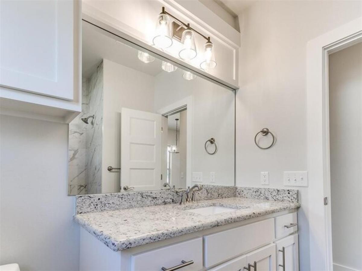 Picture of Home For Sale in Yukon, Oklahoma, United States