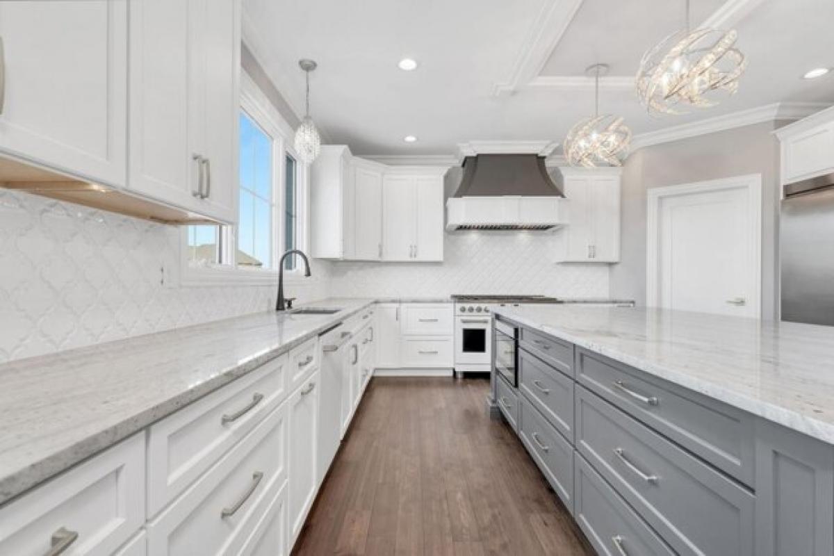 Picture of Home For Sale in Saint John, Indiana, United States