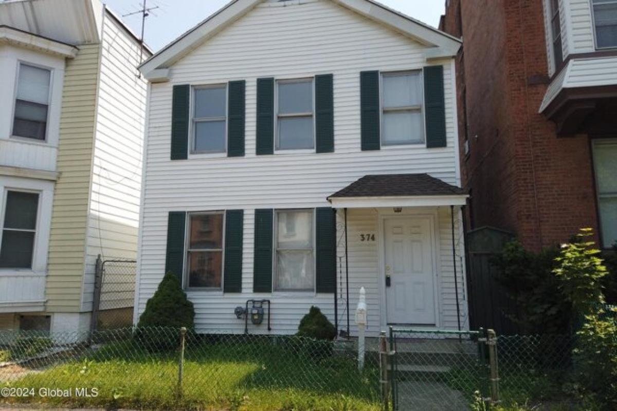 Picture of Home For Sale in Troy, New York, United States