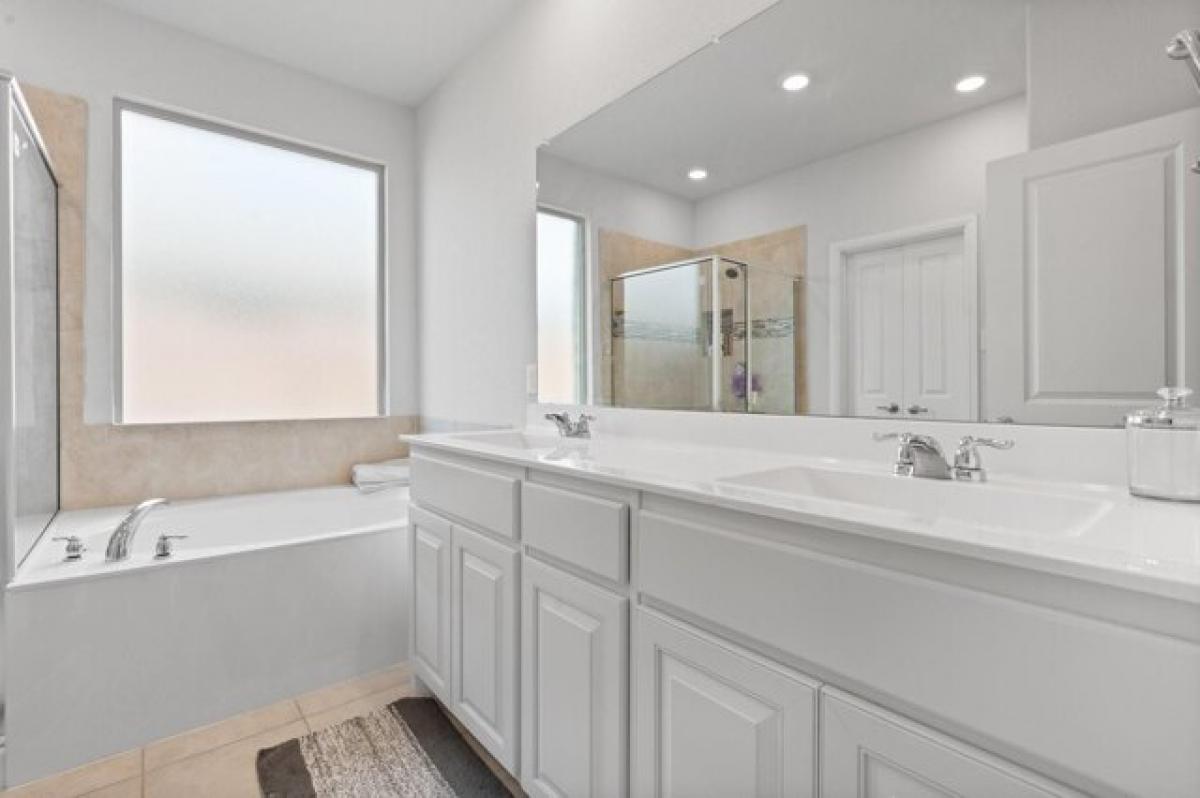 Picture of Home For Sale in Cleburne, Texas, United States