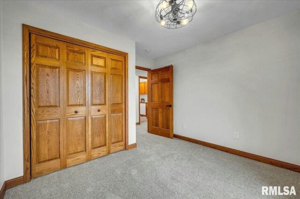 Picture of Home For Sale in Peoria, Illinois, United States