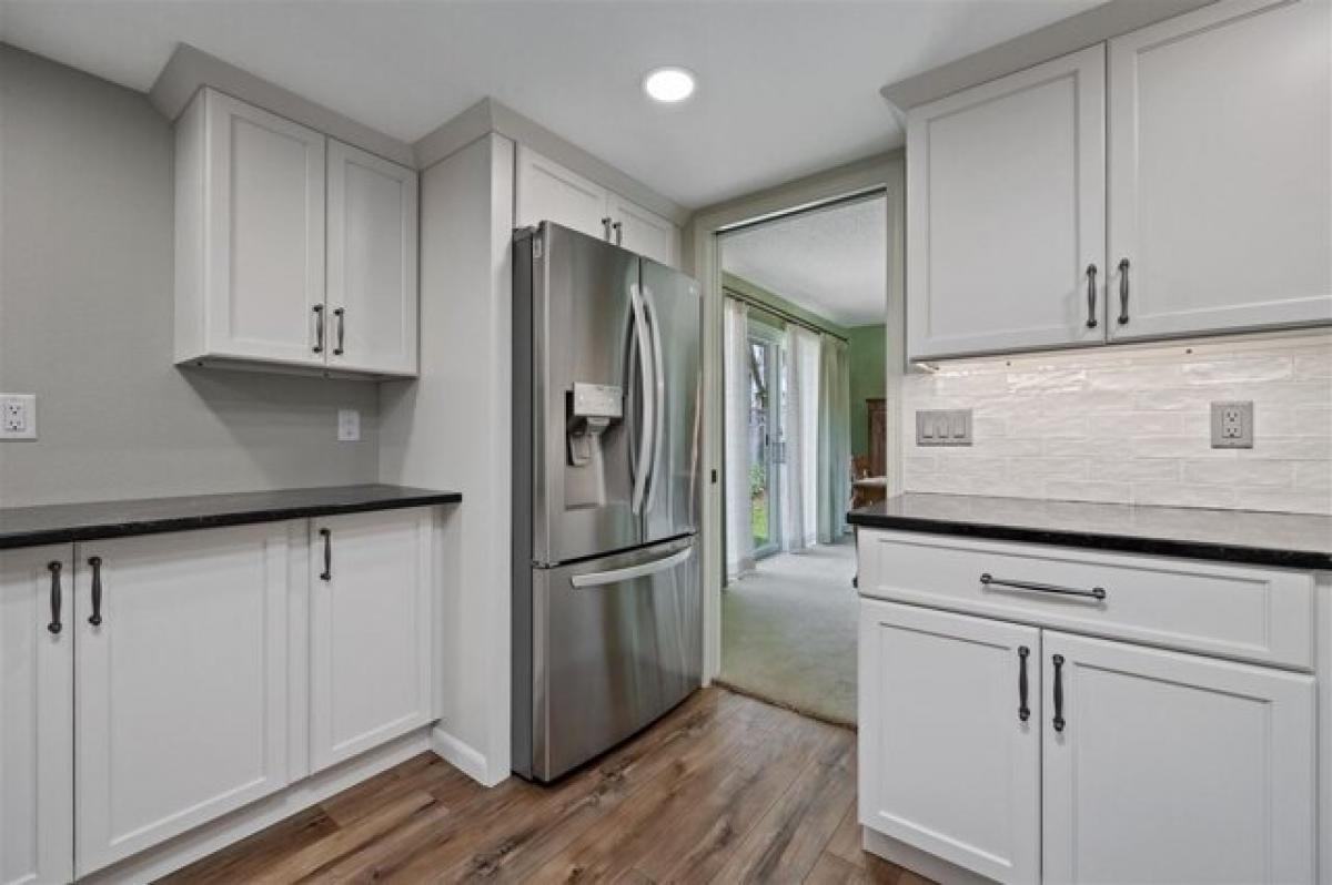 Picture of Home For Sale in Iowa City, Iowa, United States