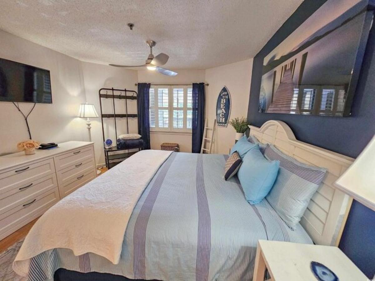 Picture of Home For Sale in Myrtle Beach, South Carolina, United States