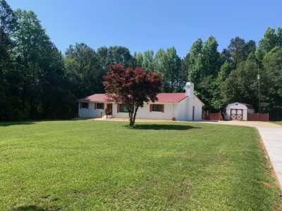 Home For Sale in Easley, South Carolina