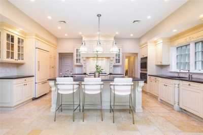 Home For Sale in Great Neck, New York