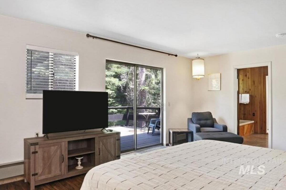 Picture of Home For Sale in McCall, Idaho, United States