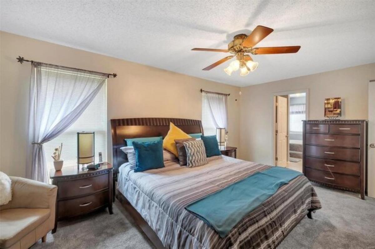 Picture of Home For Sale in Saint Charles, Missouri, United States