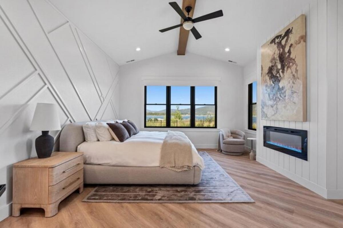 Picture of Home For Sale in Sandpoint, Idaho, United States