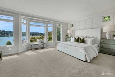 Home For Sale in Bellevue, Washington