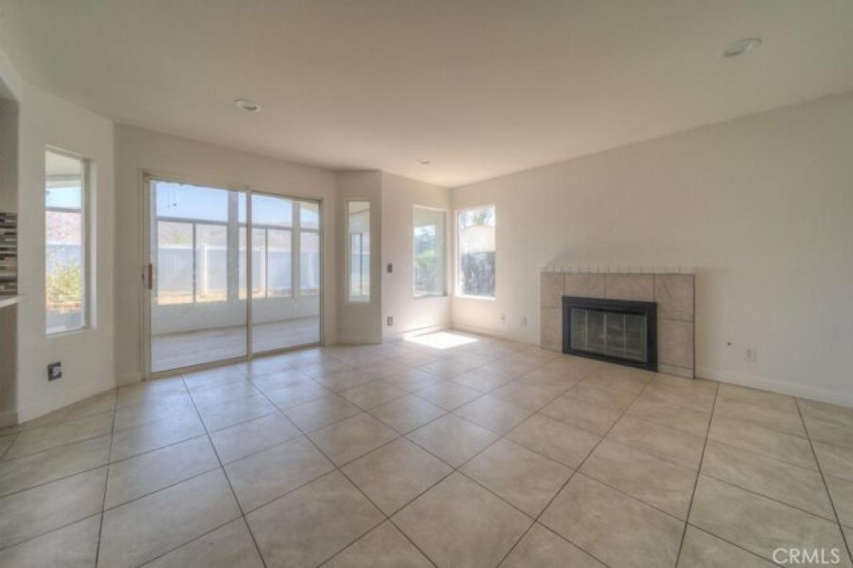 Picture of Home For Sale in Corona, California, United States