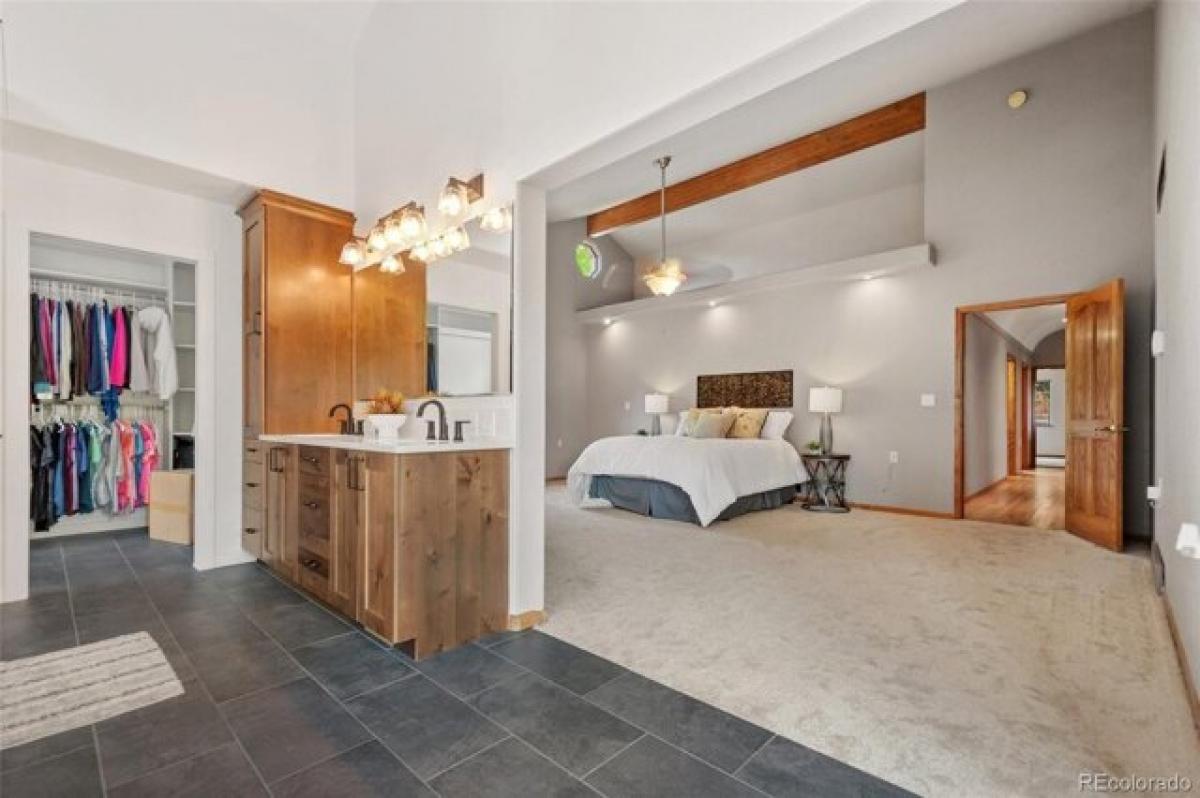 Picture of Home For Sale in Littleton, Colorado, United States