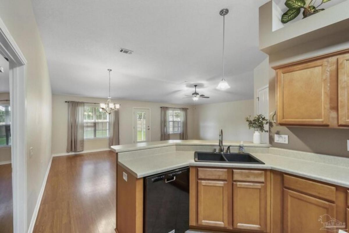 Picture of Home For Sale in Pensacola, Florida, United States