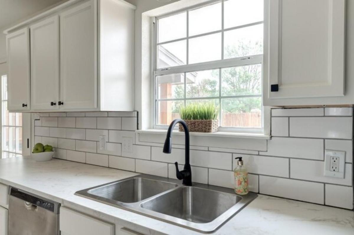 Picture of Home For Sale in Lubbock, Texas, United States