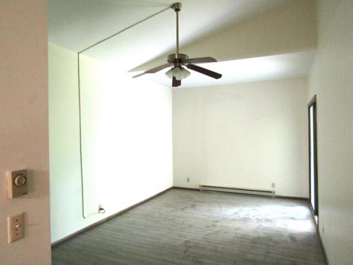 Picture of Home For Sale in Milwaukee, Wisconsin, United States