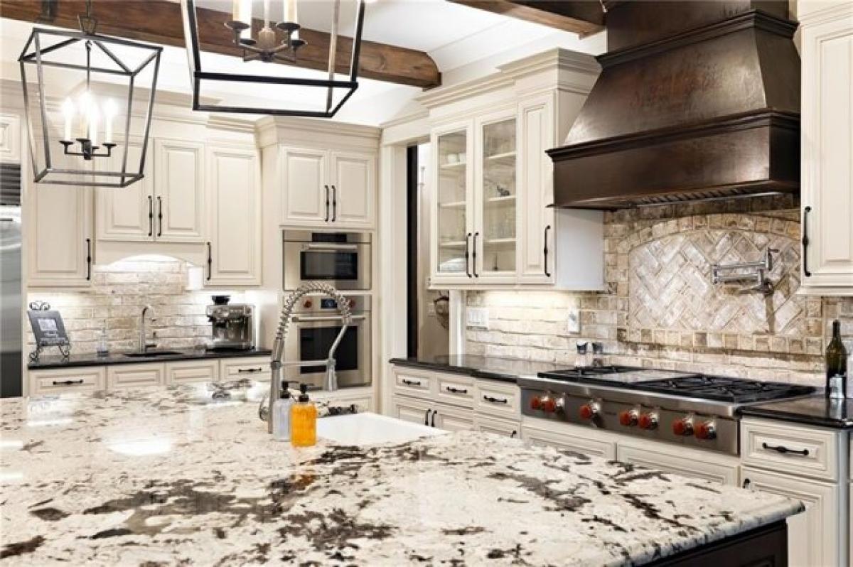 Picture of Home For Sale in Alpharetta, Georgia, United States