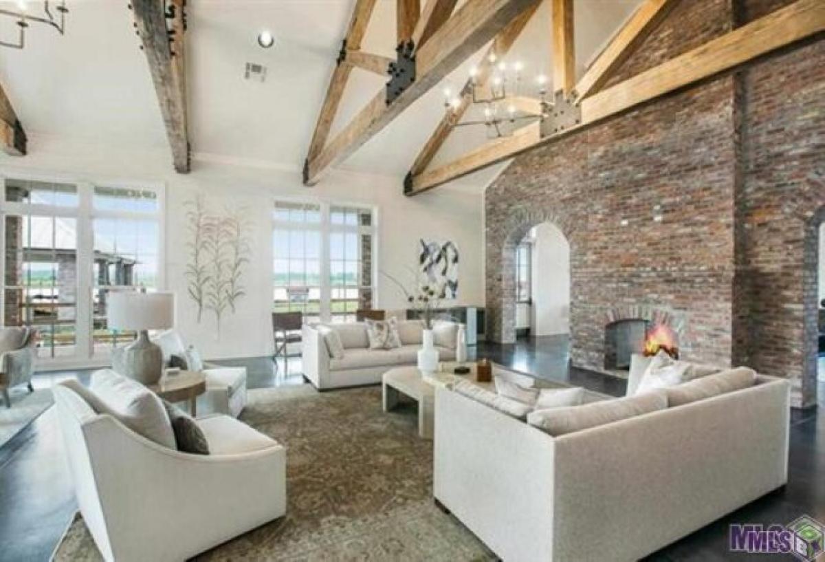 Picture of Home For Sale in Baton Rouge, Louisiana, United States