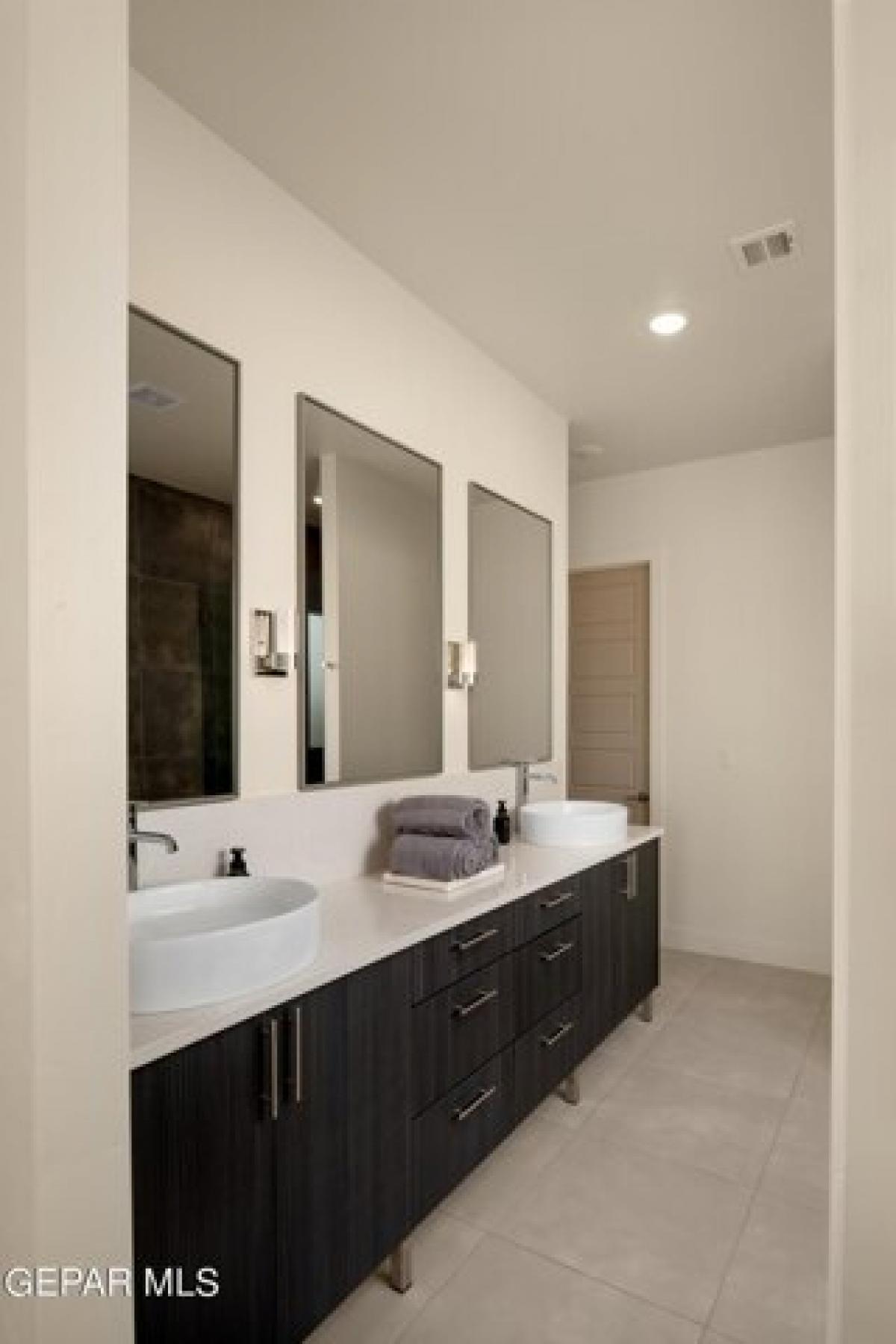 Picture of Home For Sale in Horizon City, Texas, United States