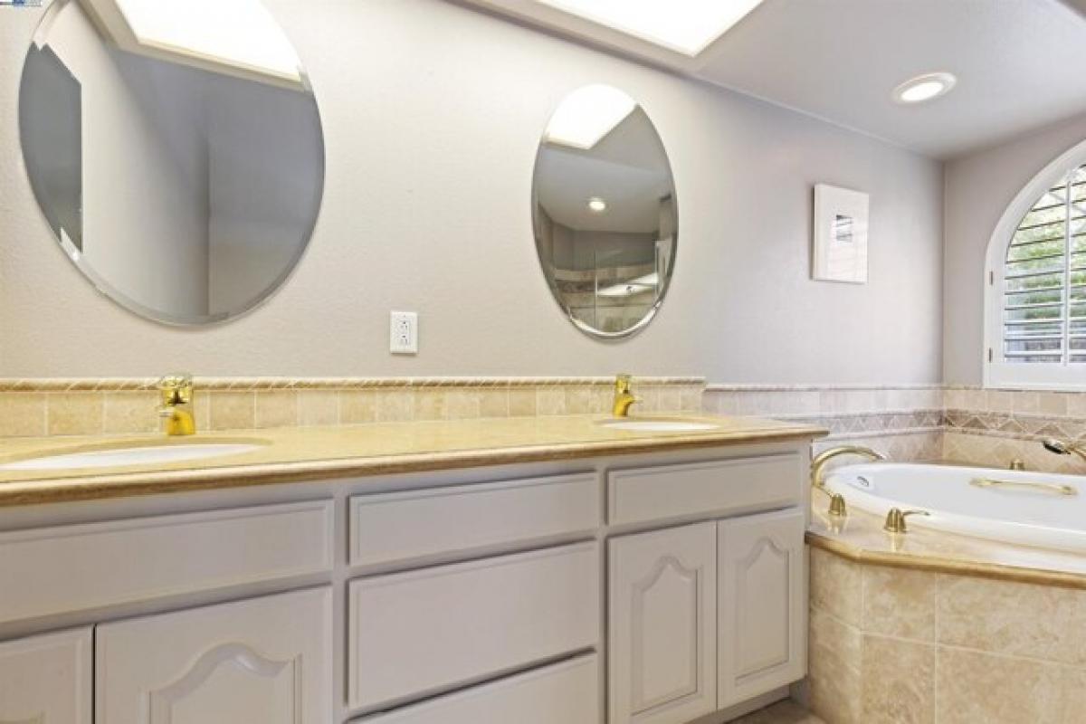 Picture of Home For Sale in San Ramon, California, United States