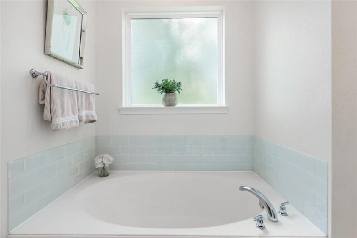 Picture of Home For Sale in Baytown, Texas, United States