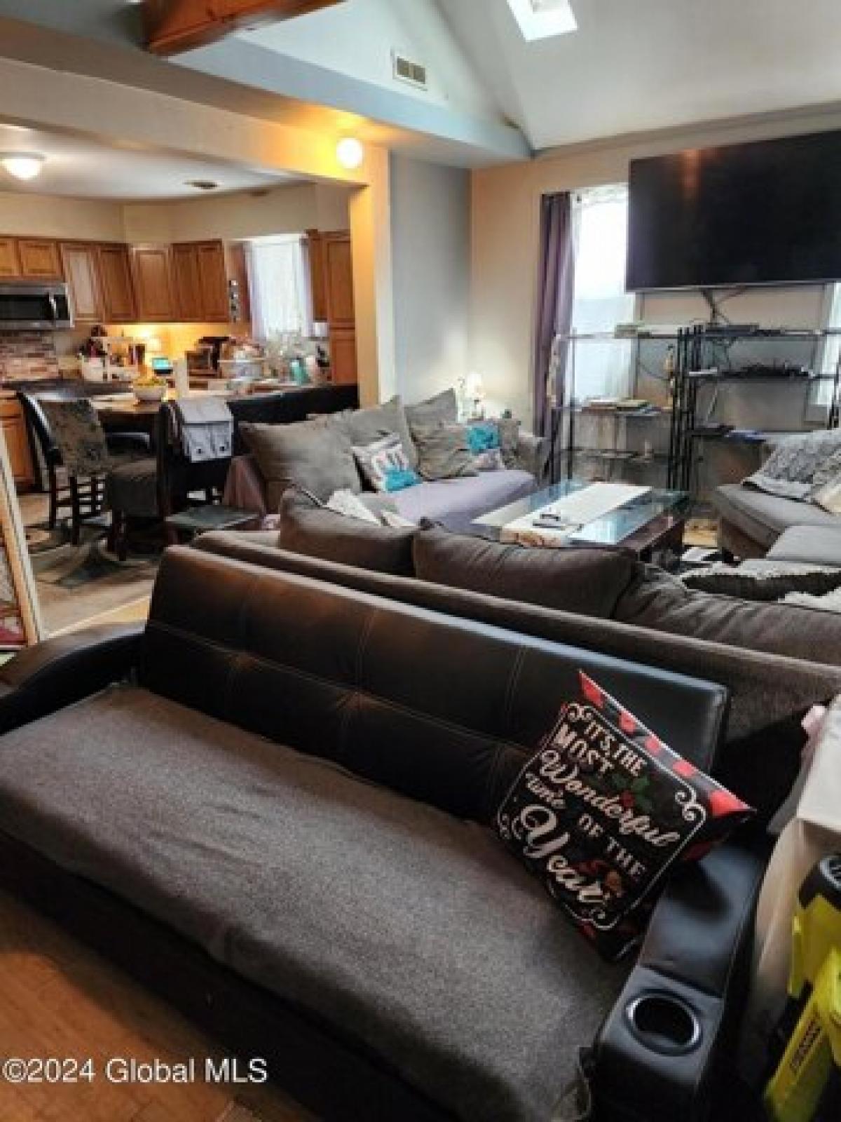 Picture of Home For Sale in Troy, New York, United States