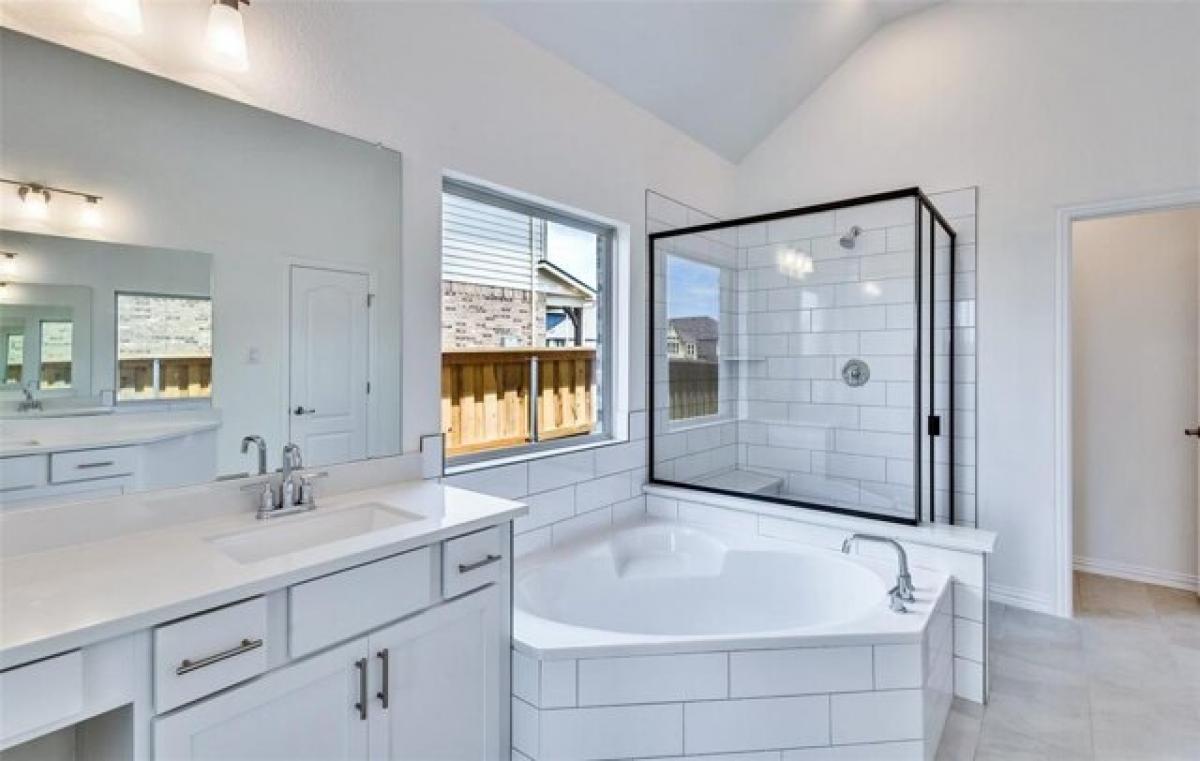 Picture of Home For Sale in Kyle, Texas, United States