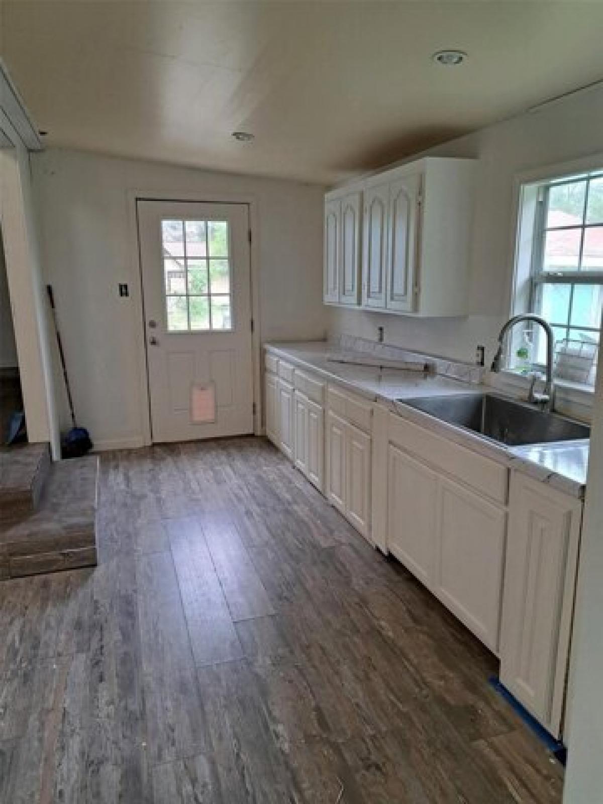 Picture of Home For Sale in Trinity, Texas, United States