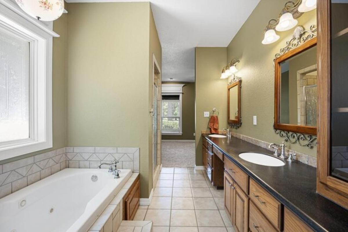 Picture of Home For Sale in Russellville, Arkansas, United States