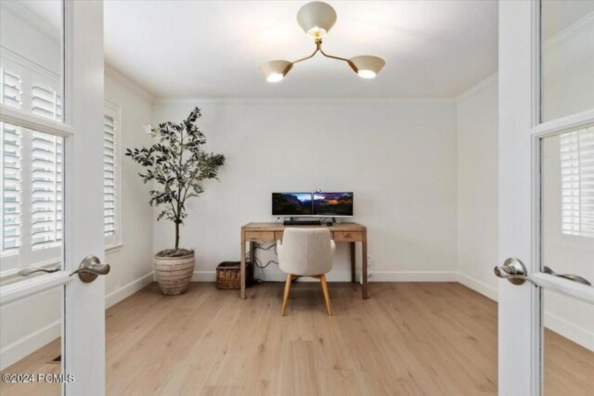 Picture of Home For Sale in Salt Lake City, Utah, United States