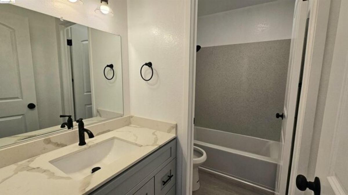 Picture of Home For Sale in Hayward, California, United States