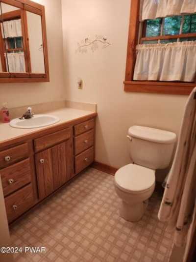 Home For Sale in Lake Ariel, Pennsylvania