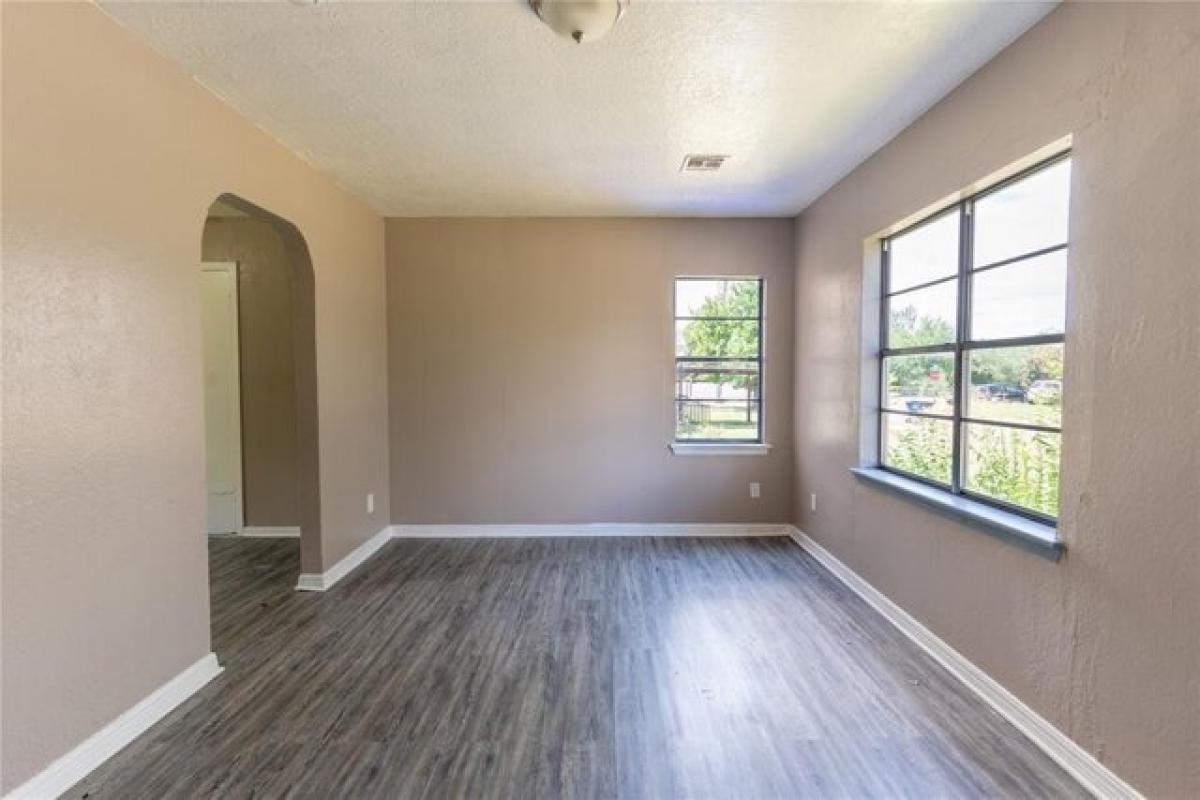 Picture of Home For Sale in Norman, Oklahoma, United States