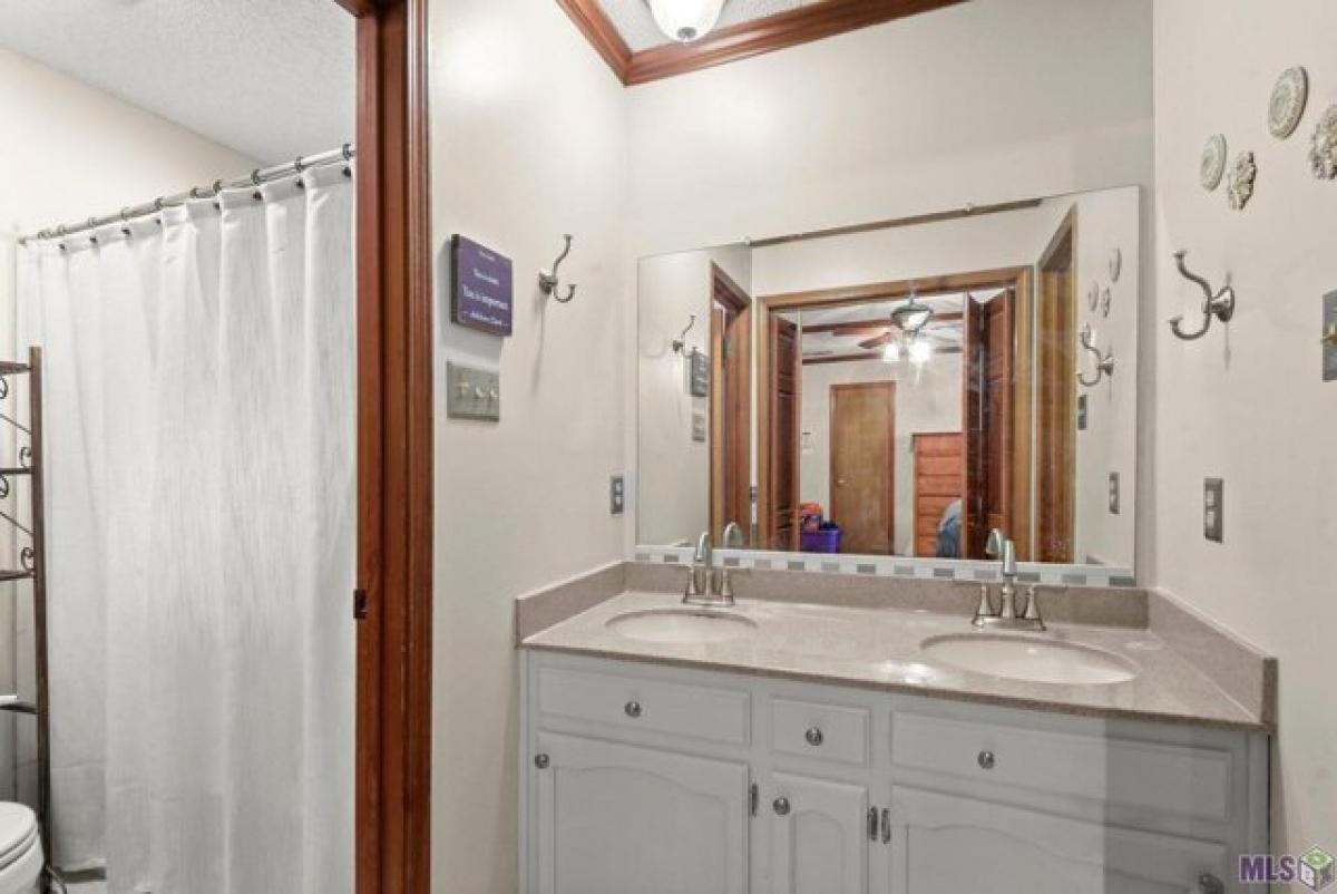 Picture of Home For Sale in Baton Rouge, Louisiana, United States