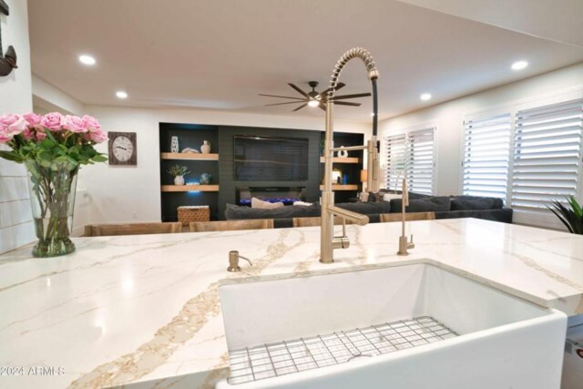 Picture of Home For Sale in Surprise, Arizona, United States