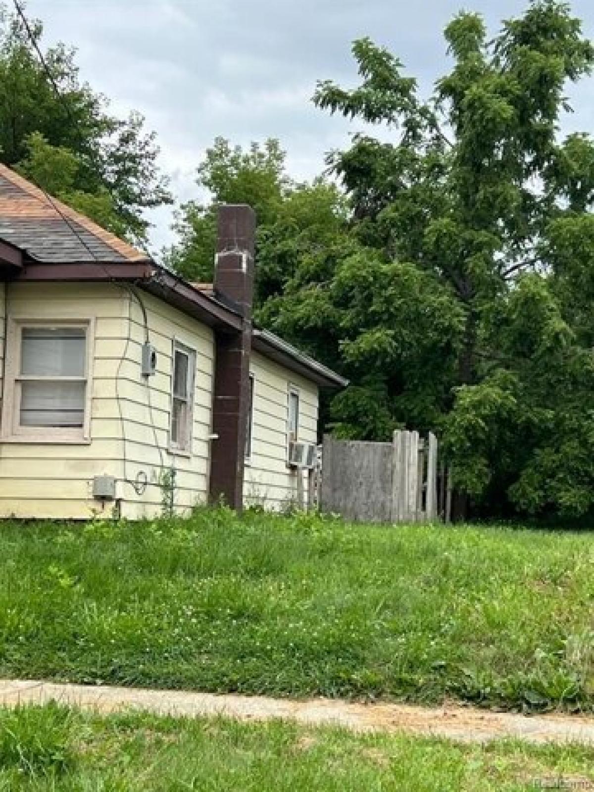 Picture of Home For Sale in Flint, Michigan, United States