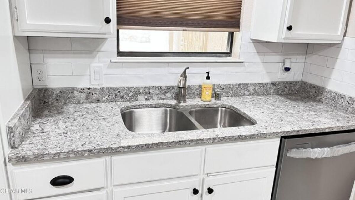 Picture of Home For Sale in El Paso, Texas, United States