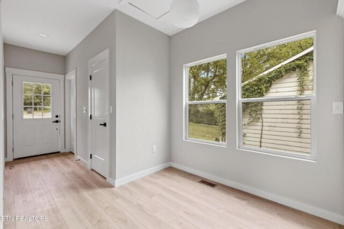 Picture of Home For Sale in Knoxville, Tennessee, United States