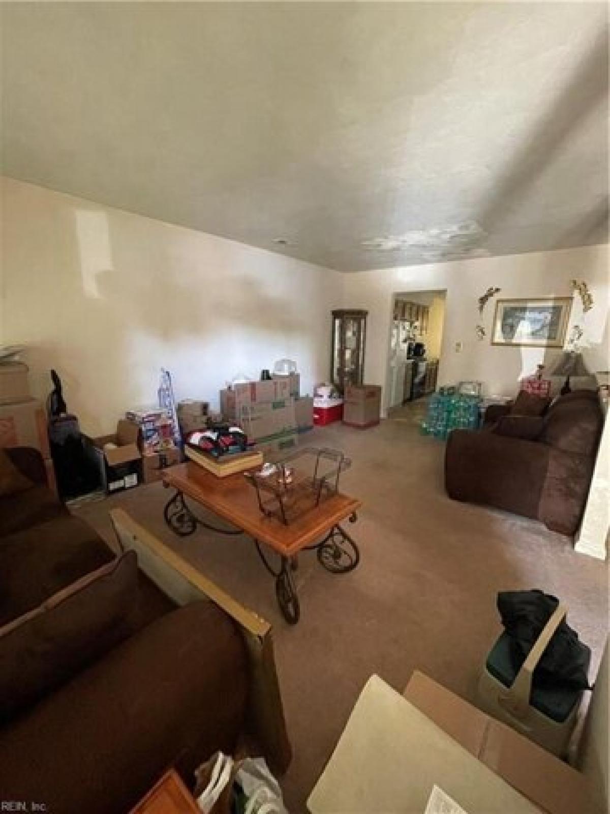 Picture of Home For Sale in Newport News, Virginia, United States