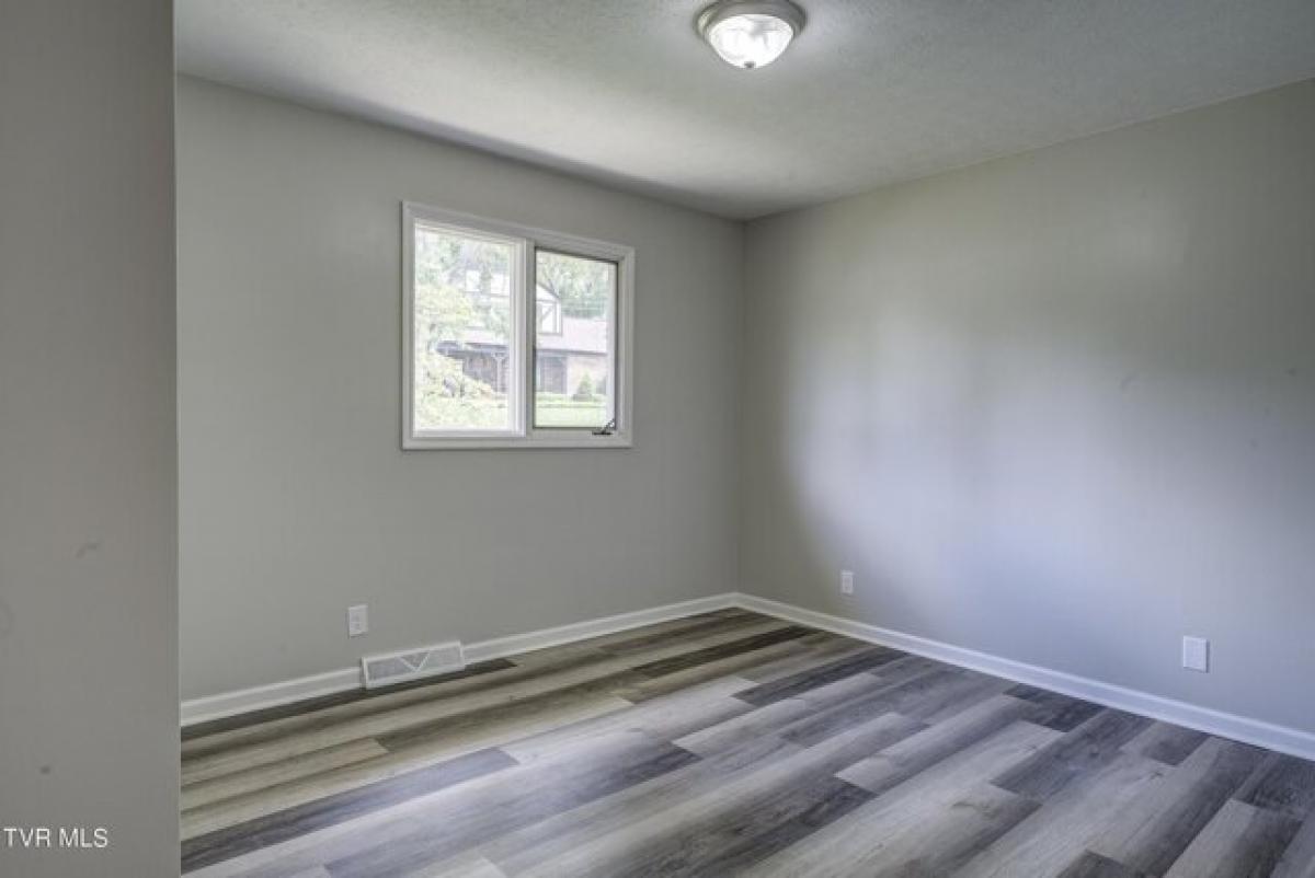 Picture of Home For Sale in Kingsport, Tennessee, United States