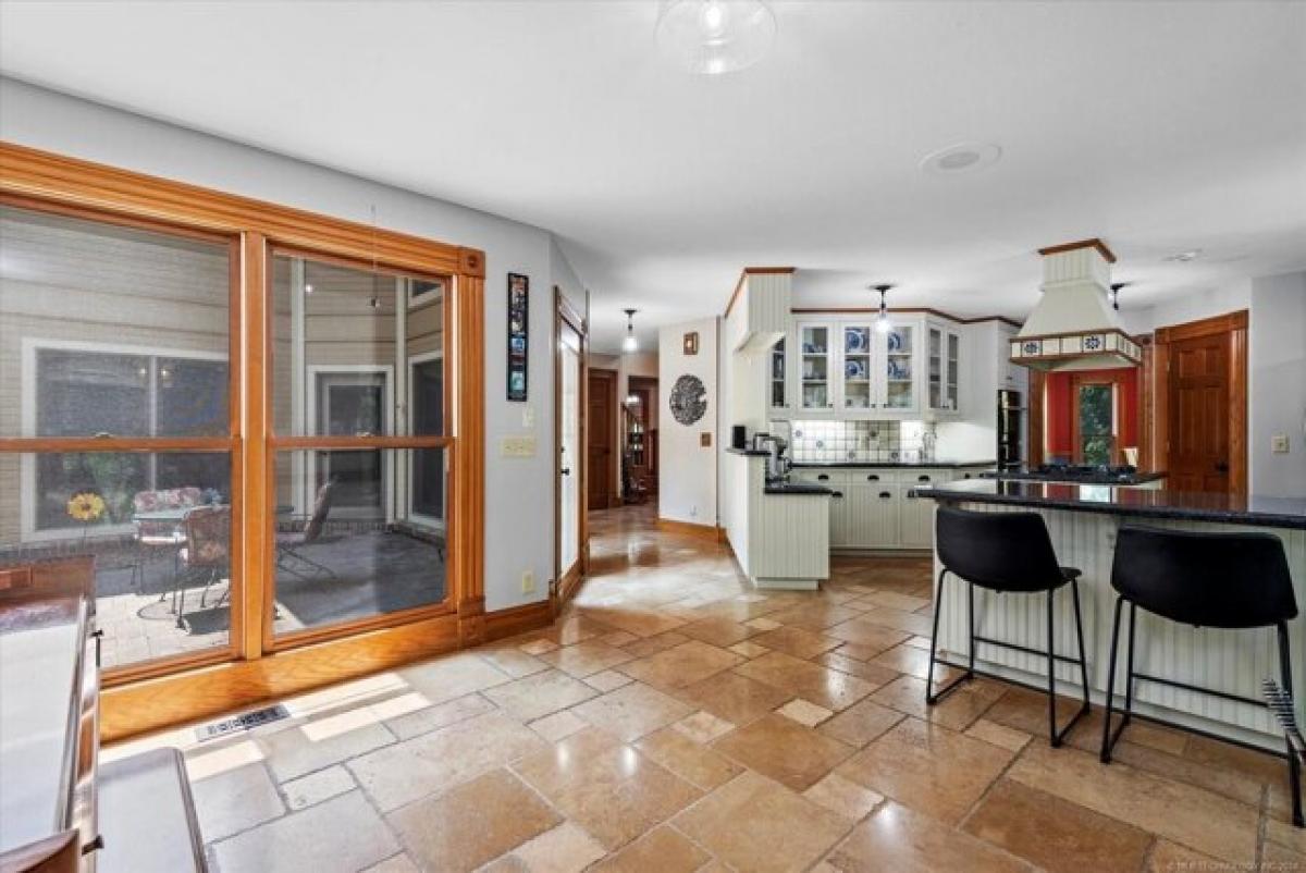 Picture of Home For Sale in Bartlesville, Oklahoma, United States