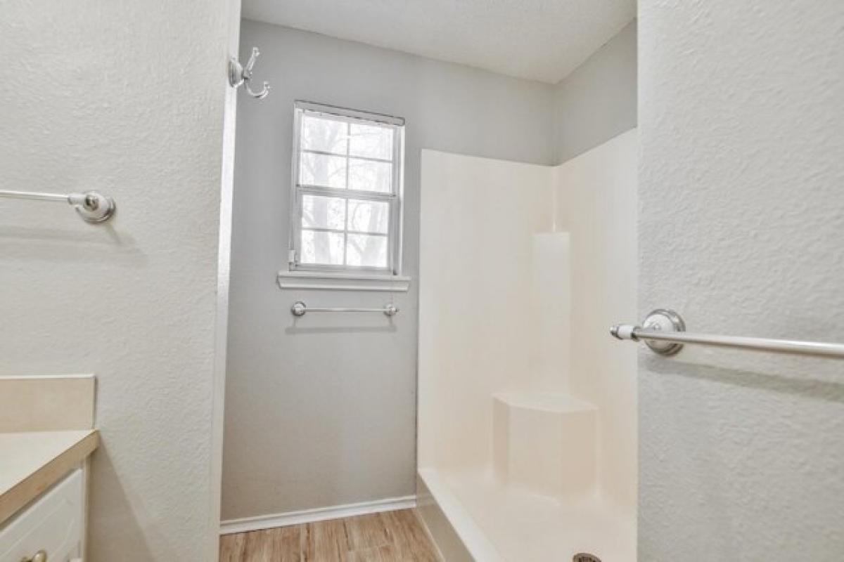 Picture of Home For Sale in Lubbock, Texas, United States