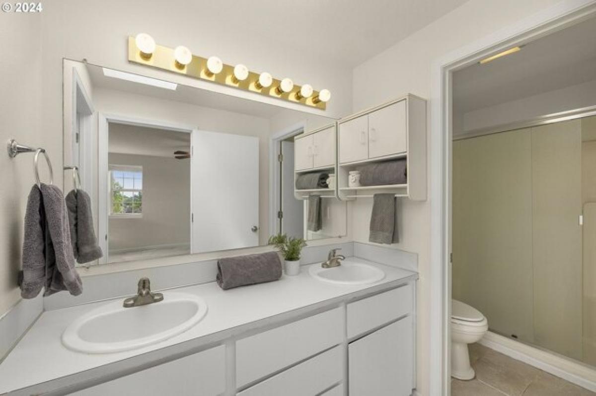 Picture of Home For Sale in Portland, Oregon, United States