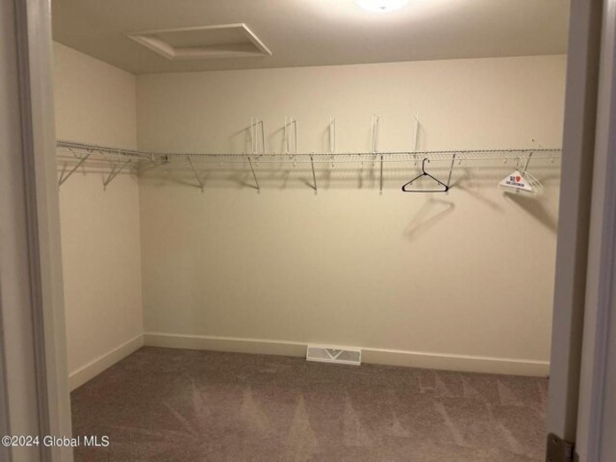 Picture of Home For Sale in Albany, New York, United States