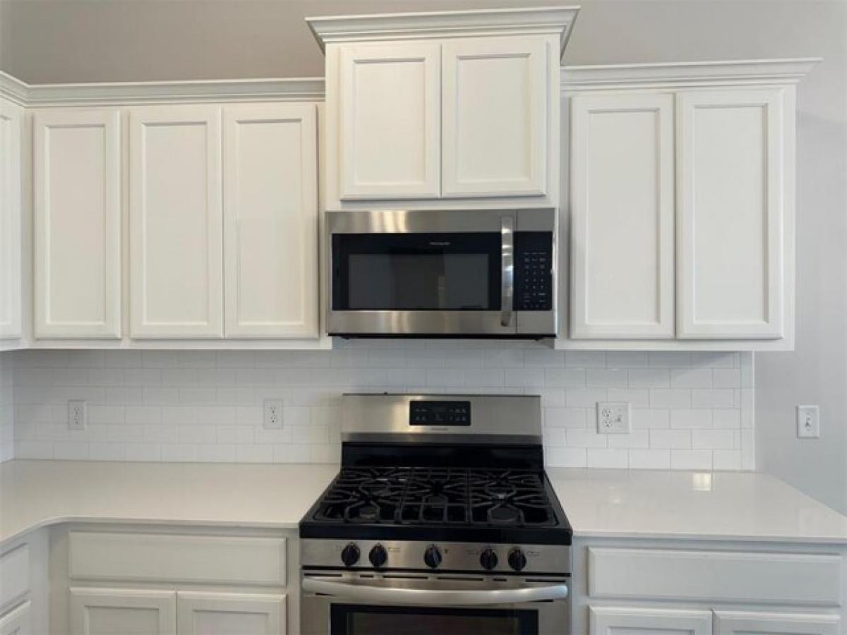 Picture of Home For Sale in Yukon, Oklahoma, United States