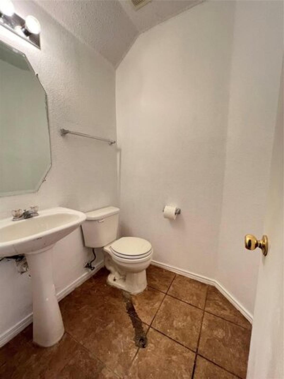 Picture of Home For Sale in Grand Prairie, Texas, United States