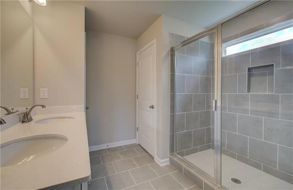 Picture of Home For Sale in McDonough, Georgia, United States