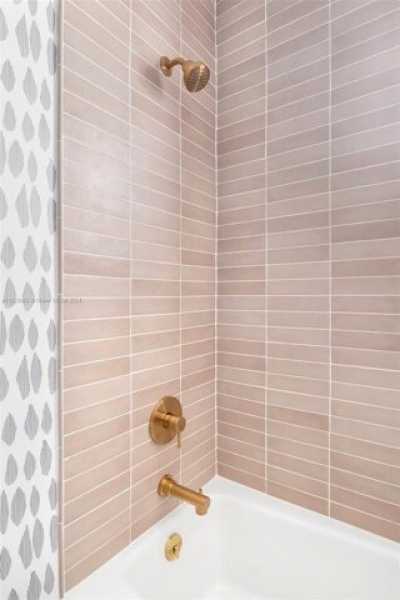 Home For Sale in Coral Gables, Florida