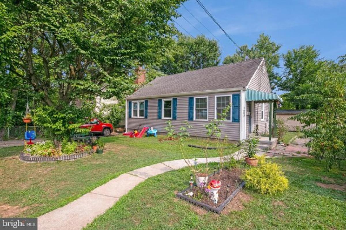 Picture of Home For Sale in Falls Church, Virginia, United States