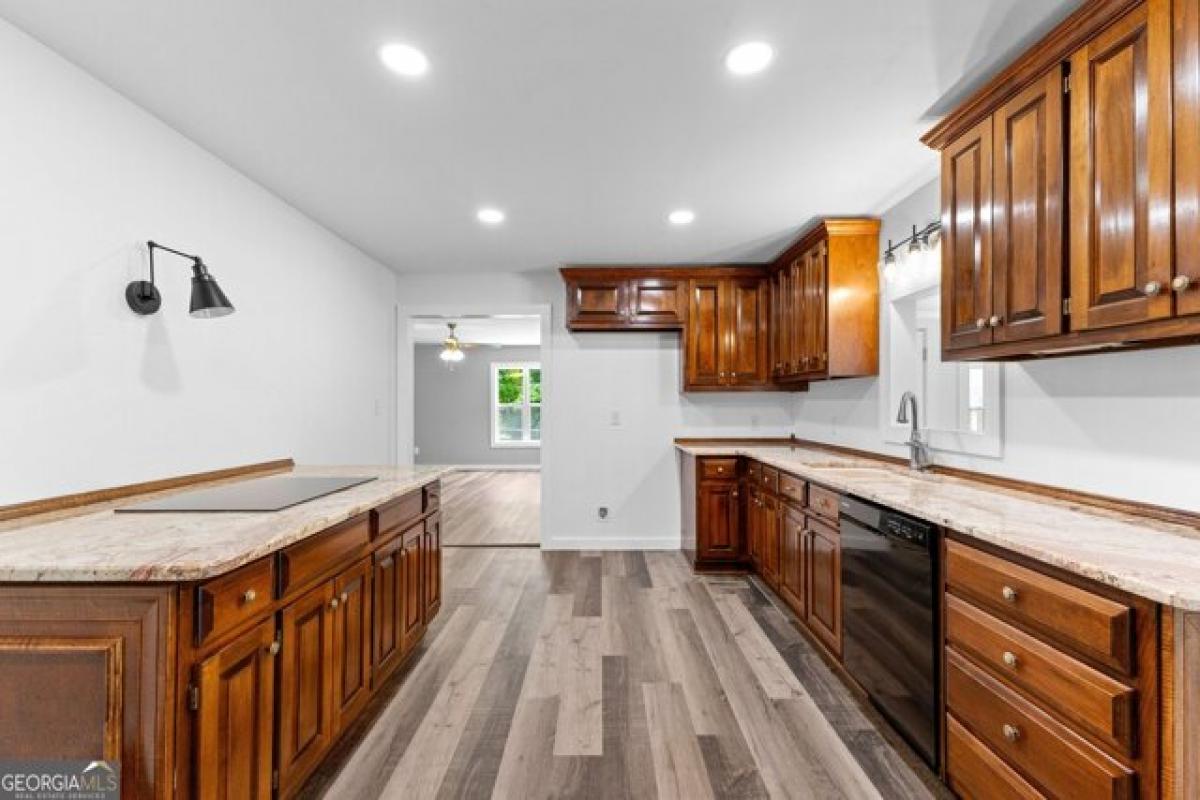 Picture of Home For Sale in Lagrange, Georgia, United States