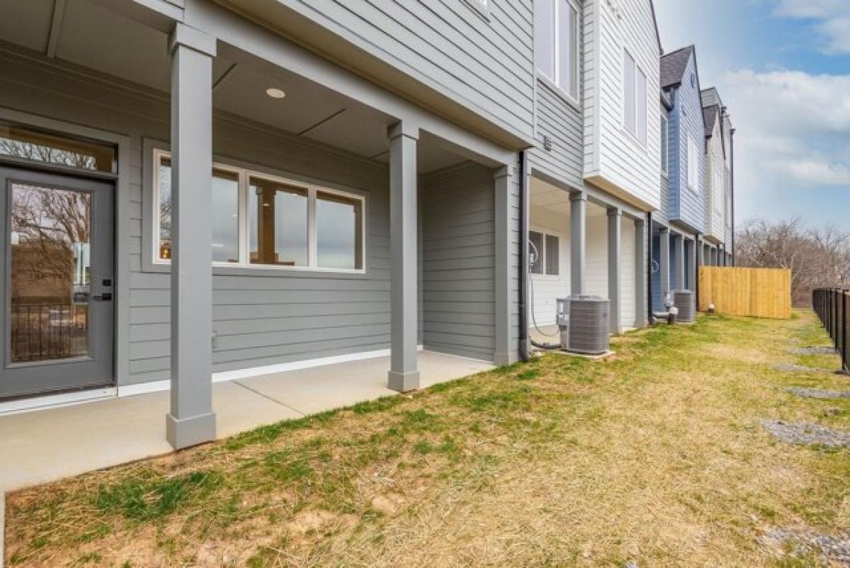 Picture of Home For Sale in Madison, Tennessee, United States