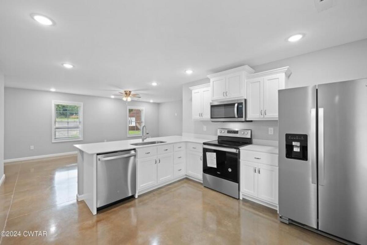 Picture of Home For Sale in Milan, Tennessee, United States